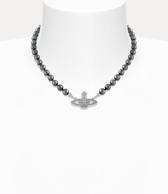 Vivienne Westwood's pearl choker will always be fashion's counter