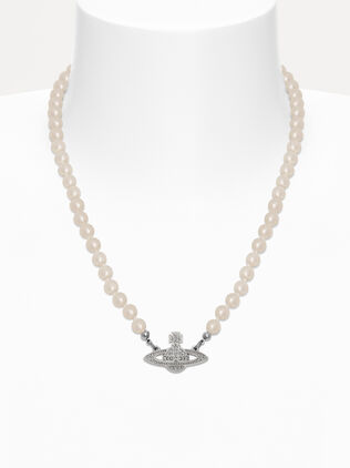 Man. Mini Bas Relief Pearl Necklace